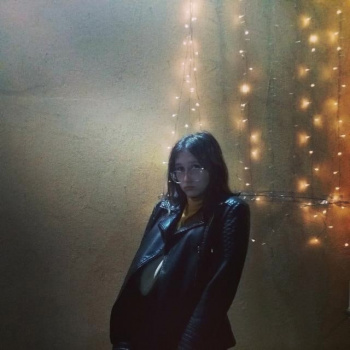 Writer Lizzi Alekso